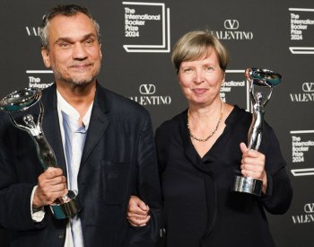 Německá autorka Jenny Erpenbecková dostala Mezinárodní Bookerovu cenu