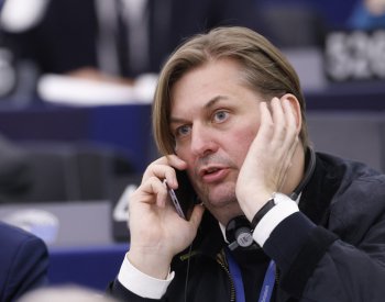 Volební lídr AfD Krah ztrácí stranickou podporu v Německu i v Bruselu