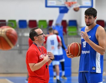 Basketbalistům uchová naději na postup v předkvalifikaci o OH jen výhra