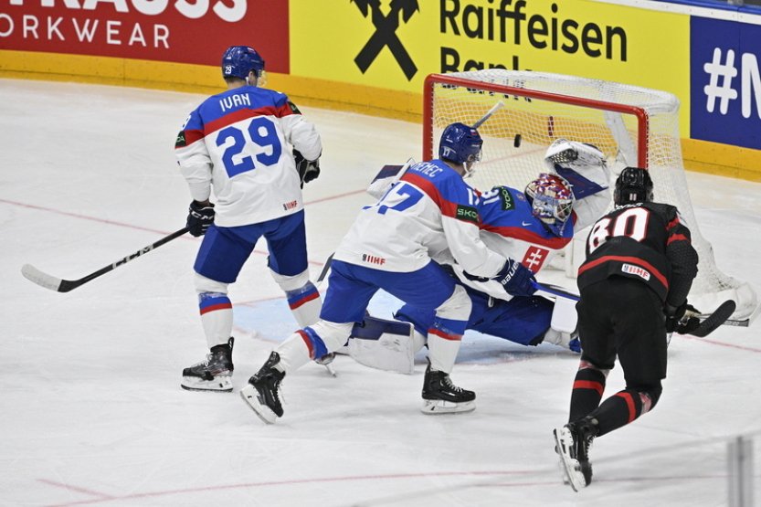 Kanaďané v čtvrtfinále MS zdolali Slováky 6:3 a protáhli neporazitelnost