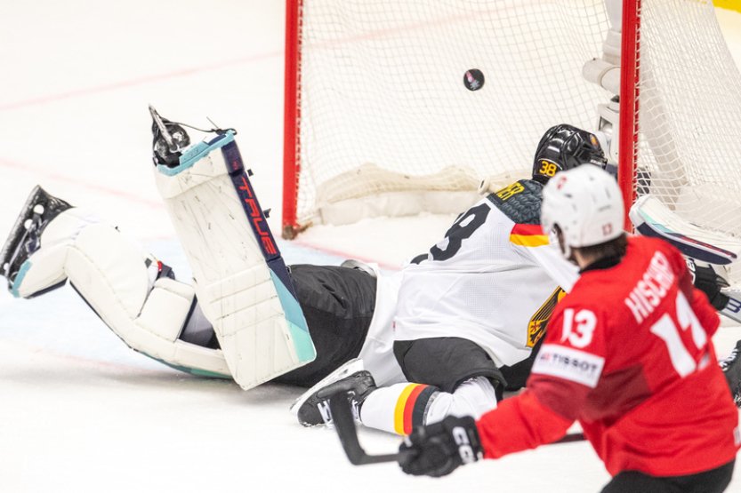 Hokejisté Švýcarska porazili ve čtvrtfinále MS Německo 3:1