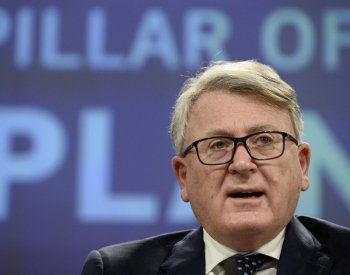 Kandidát socialistů na předsedu EK odmítl spolupráci s krajní pravicí