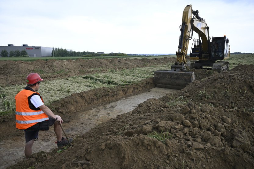 Na stavbě Pražského okruhu mezi D1 a Běchovicemi začal archeologický výzkum