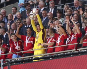 United porazili městské rivaly City 2:1 a potřinácté vyhráli Anglický pohár