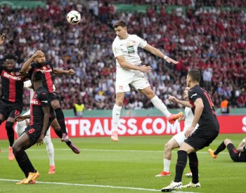 Schick, Hložek a Kovář slaví v Německu double, s Leverkusenem vyhráli i pohár