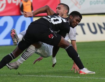 Karviná díky brance Budínského porazila Budějovice, oba týmy čeká baráž