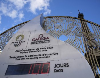 V Paříži vrcholí přípravy na olympiádu, u známých památek vyrůstají tribuny