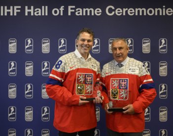 Jágr a Pouzar byli uvedeni do Síně slávy IIHF