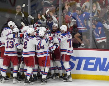 Hokejisté Rangers udolali Floridu v prodloužení a v sérii mají navrch