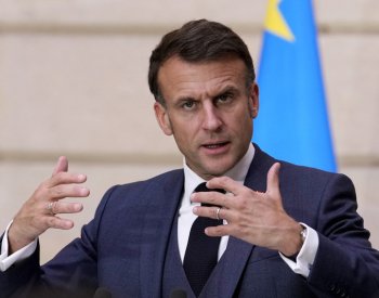 Evropa se musí umět sama bránit, prohlásil francouzský prezident Macron