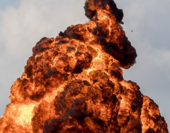 Nejméně 12 mrtvých a 50 zraněných po výbuchu na benzince v Rusku