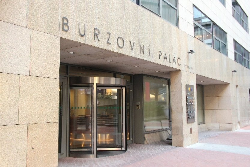 Index PX oslabil, důvodem byl technický pokles ceny akcií Erste a VIG