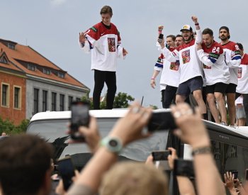 Něco takového jsme ještě nezažili, děkovali hokejisté fanouškům