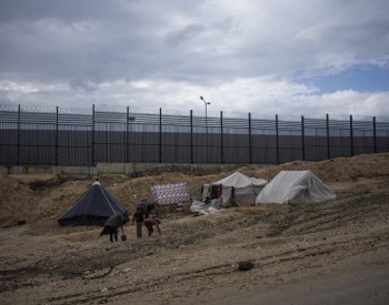 AP: V táborech na pobřeží Gazy přežívají Palestinci v katastrofálních podmínkách