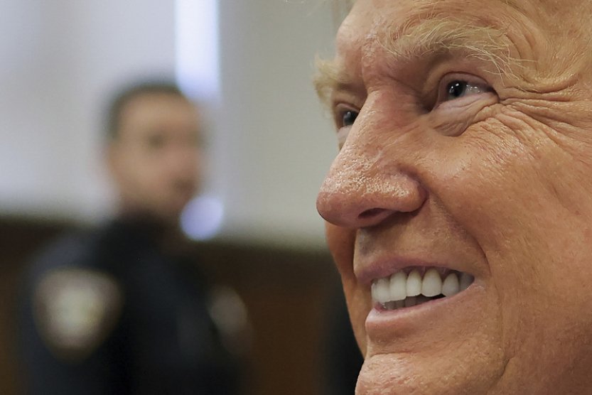 Soud s Trumpem spěje do finále, po závěrečných argumentech začne jednat porota