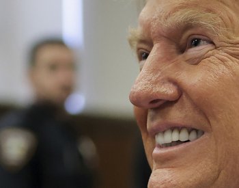 Soud s Trumpem spěje do finále, po závěrečných argumentech začne jednat porota