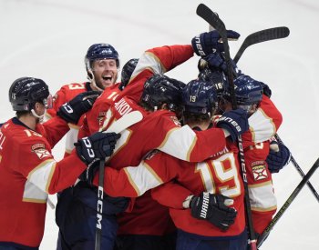 Reinhart v prodloužení vystřelil výhru Floridy a srovnal stav série s Rangers