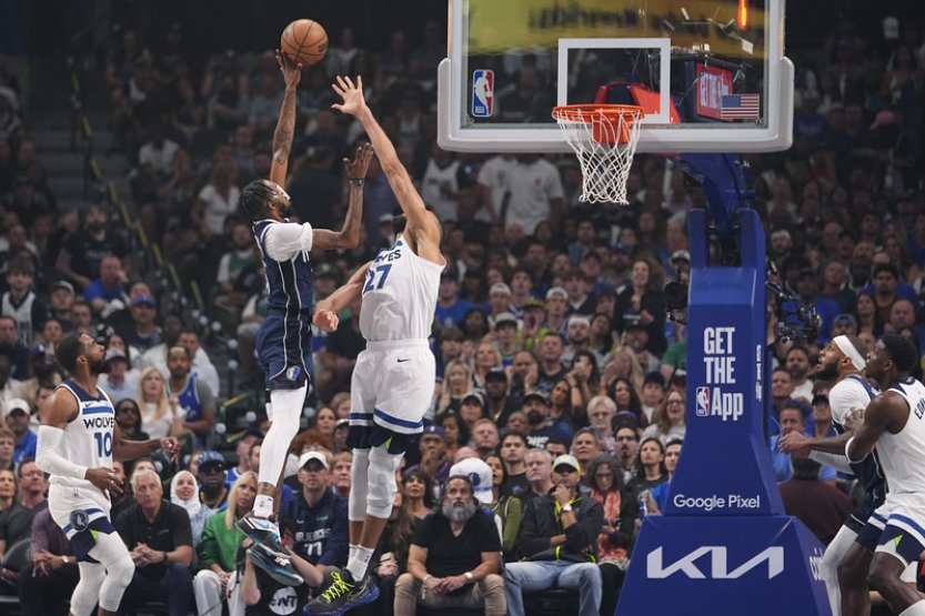 Minnesota v semifinále NBA odvrátila vyřazení, v Dallasu vyhrála 105:100