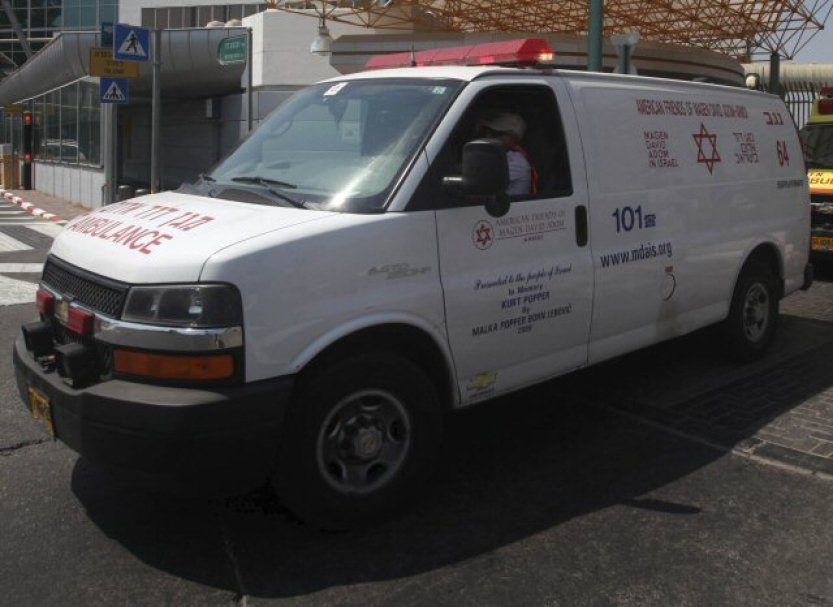 AFP: Dva Izraelci zemřeli po útoku automobilem poblíž Nábulusu