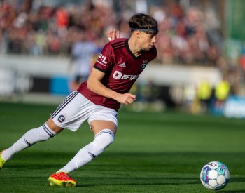 Nejlepším hráčem sezony ve fotbalové lize byl zvolen Birmančevič, koučem Priske