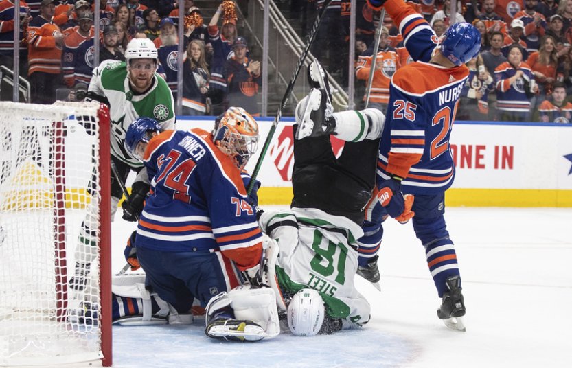 Edmonton smazal dvoubrankové manko a srovnal sérii s Dallasem na 2:2