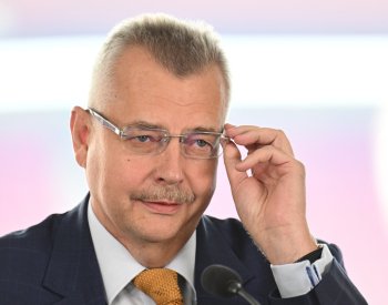 Máš štěstí, že je Euro, jinak bys čelil odvolání, řekl Tvrdík Fouskovi