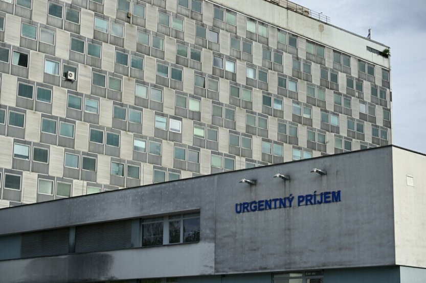 Zdravotníci převezli premiéra Fica z Banské Bystrice do Bratislavy