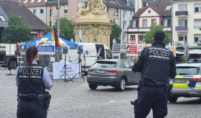 Mannheim: Tři zranění při útoku nožem, policista ohrožen na životě