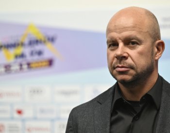 Šéf lyžařů Trávníček, zapletený do dvou kauz, dál povede svaz