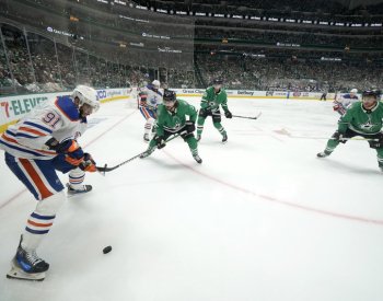 Edmonton zvítězil v Dallasu 3:1 a dělí jej jedna výhra od finále NHL