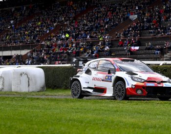 Ogier dál vede Italskou rallye před Tänakem, Prokop je desátý