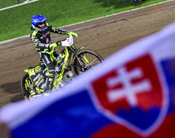 Slovenský plochodrážník Vaculík završil v Praze vítězný hattrick, Češi neuspěli