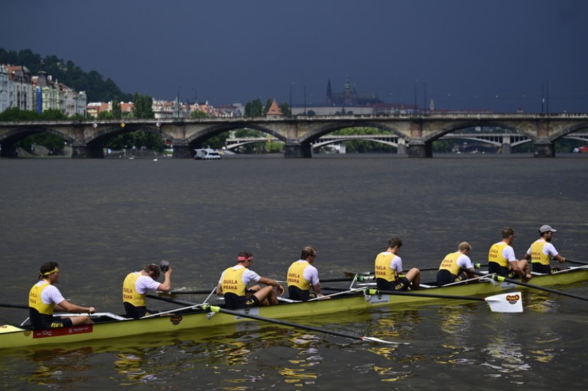Veslařské Primátorky ovládla favorizovaná osma pražské Dukly