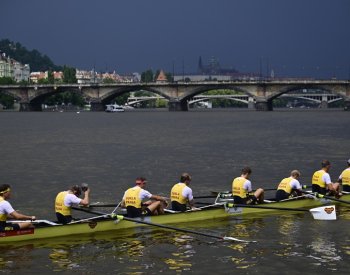 Veslařské Primátorky ovládla favorizovaná osma pražské Dukly