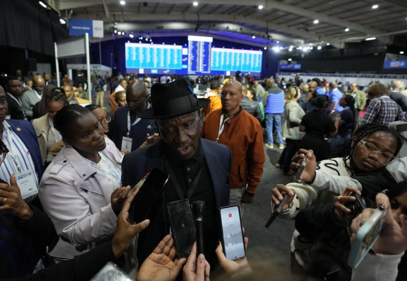 Africký národní kongres ztratil po 30 letech většinu v parlamentu v JAR