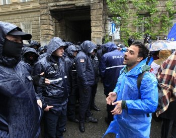 TASS: V Gruzii platí zákon o zahraničním vlivu, podepsal ho šéf parlamentu