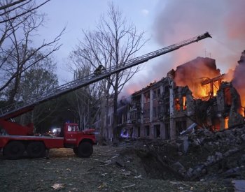 Ukrajinská obrana sestřelila 22 ruských dronů, úřady hlásí škody a zranění