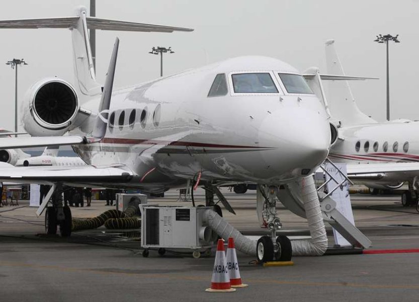 Ukrajinská policie zabavila ruským oligarchům aktiva za miliardu dolarů