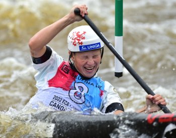 Slalomářské hlídky získaly na úvod juniorského MS čtyři zlaté medaile