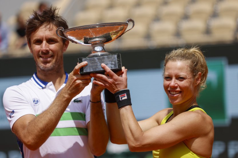 Smíšenou čtyřhru na Roland Garros vyhráli Siegemundová a Roger-Vasselin