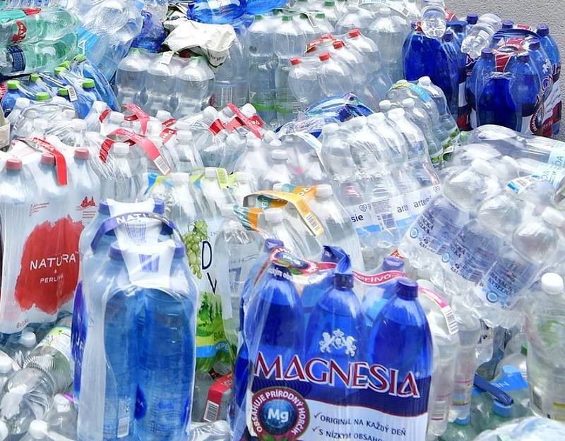 MŽP: Z vytříděných PET lahví v ČR se dostane k recyklaci přibližně polovina