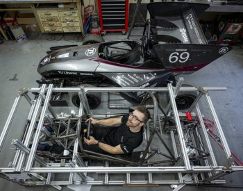 Studenti liberecké univerzity staví šestou závodní formuli, bude mít dva pohony