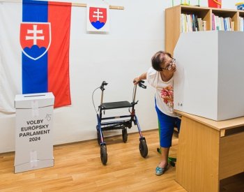 Voliči na Slovensku vybírají 15 europoslanců, policie hlásila incidenty