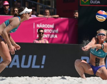 Všechny tři české beachvolejbalové páry vypadly v Ostravě v osmifinále