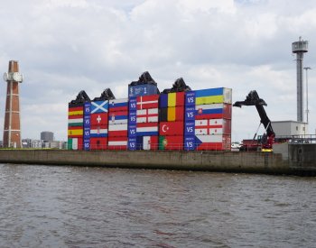 Přístavní Hamburk fotbalové Euro slaví dopravními kontejnery