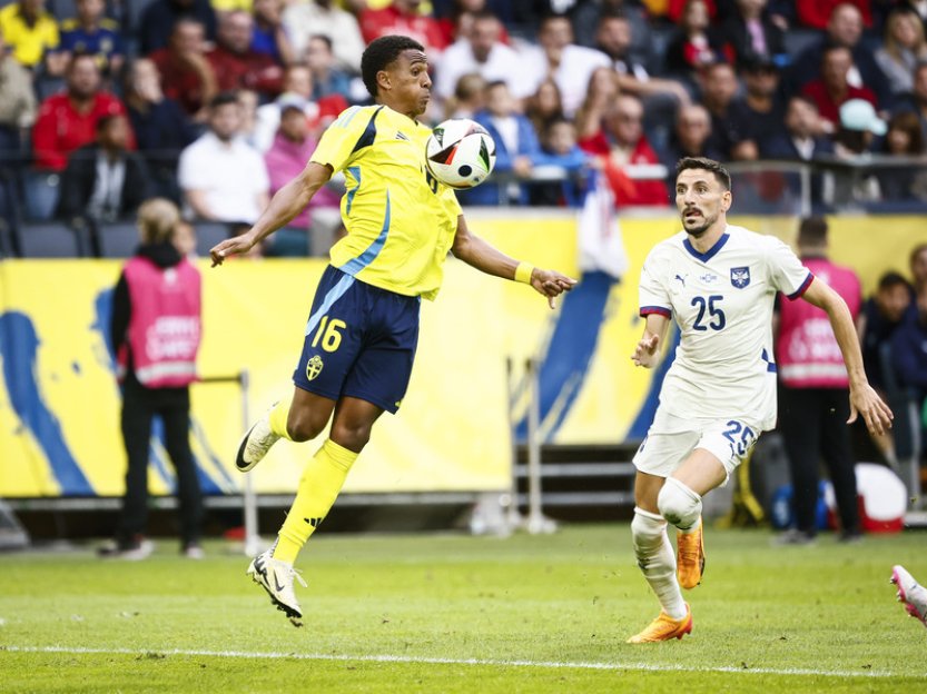 Srbští fotbalisté v přípravě na Euro zvítězili ve Švédsku 3:0