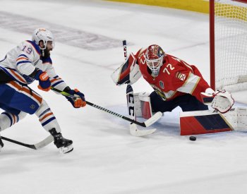 Florida vstoupila do finále NHL výhrou, Bobrovskij vychytal čisté konto