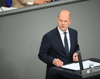 Německá opozice navrhla kancléři Scholzovi požádat parlament o důvěru