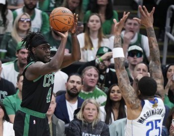 Boston uspěl ve finále NBA i podruhé, výhru řídil rozehrávač Holiday