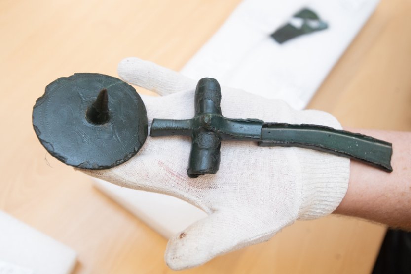 Vysokomýtské muzeum má dva bronzové sekeromlaty, první nález ve východních Čechách